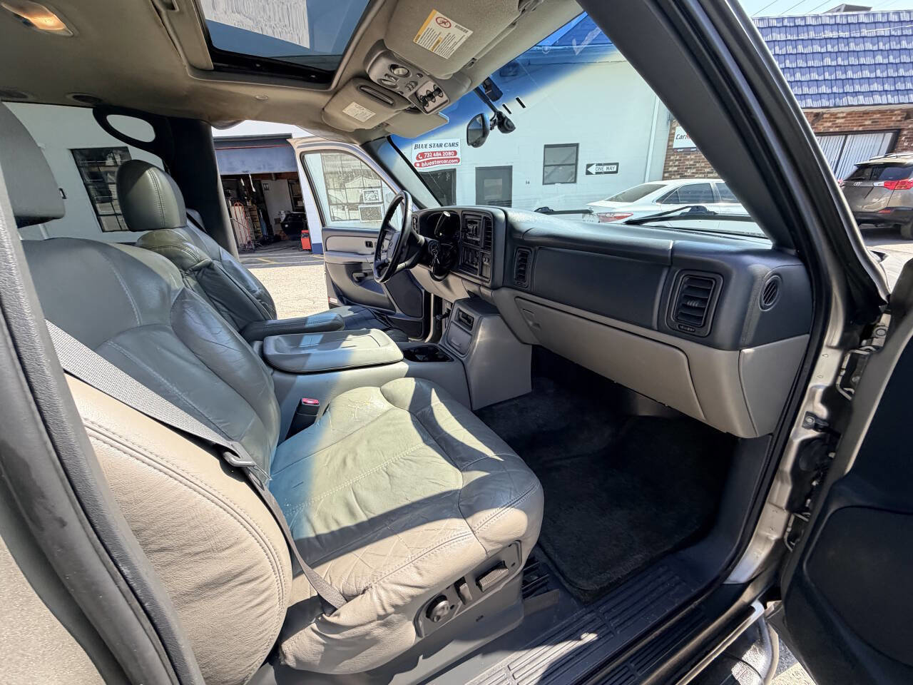 Used 2002 Chevrolet Tahoe LT AWD/4WD image 24