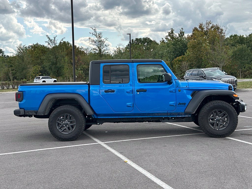 New 2026 Jeep Gladiator Sport AWD/4WD image 8