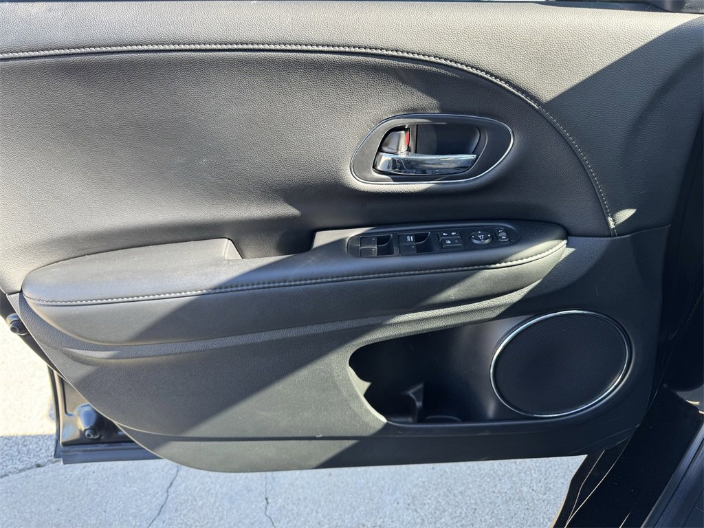Used 2022 Honda HR-V EX-L image 16