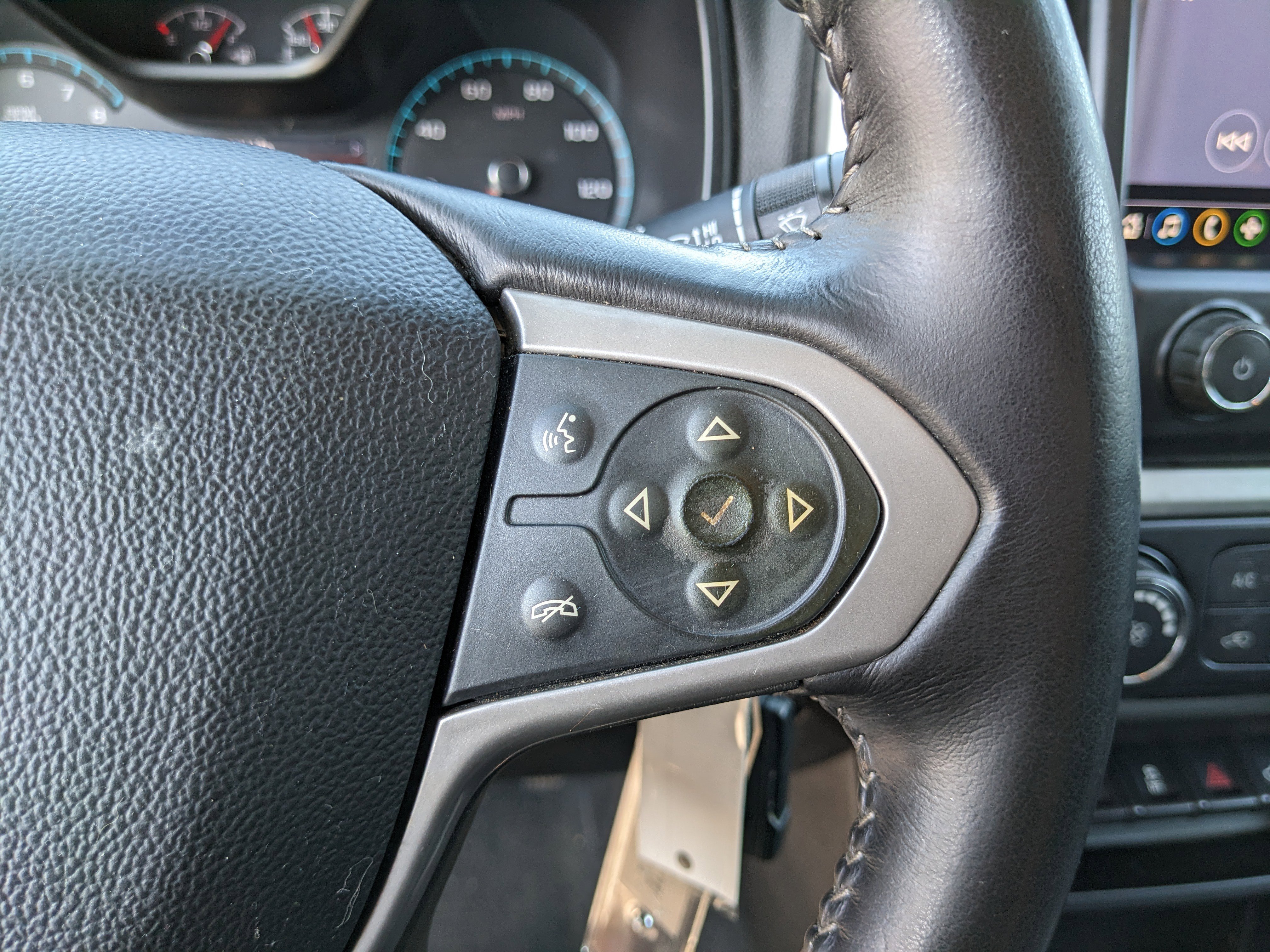 Used 2019 Chevrolet Colorado LT w/ LT Convenience Package image 37