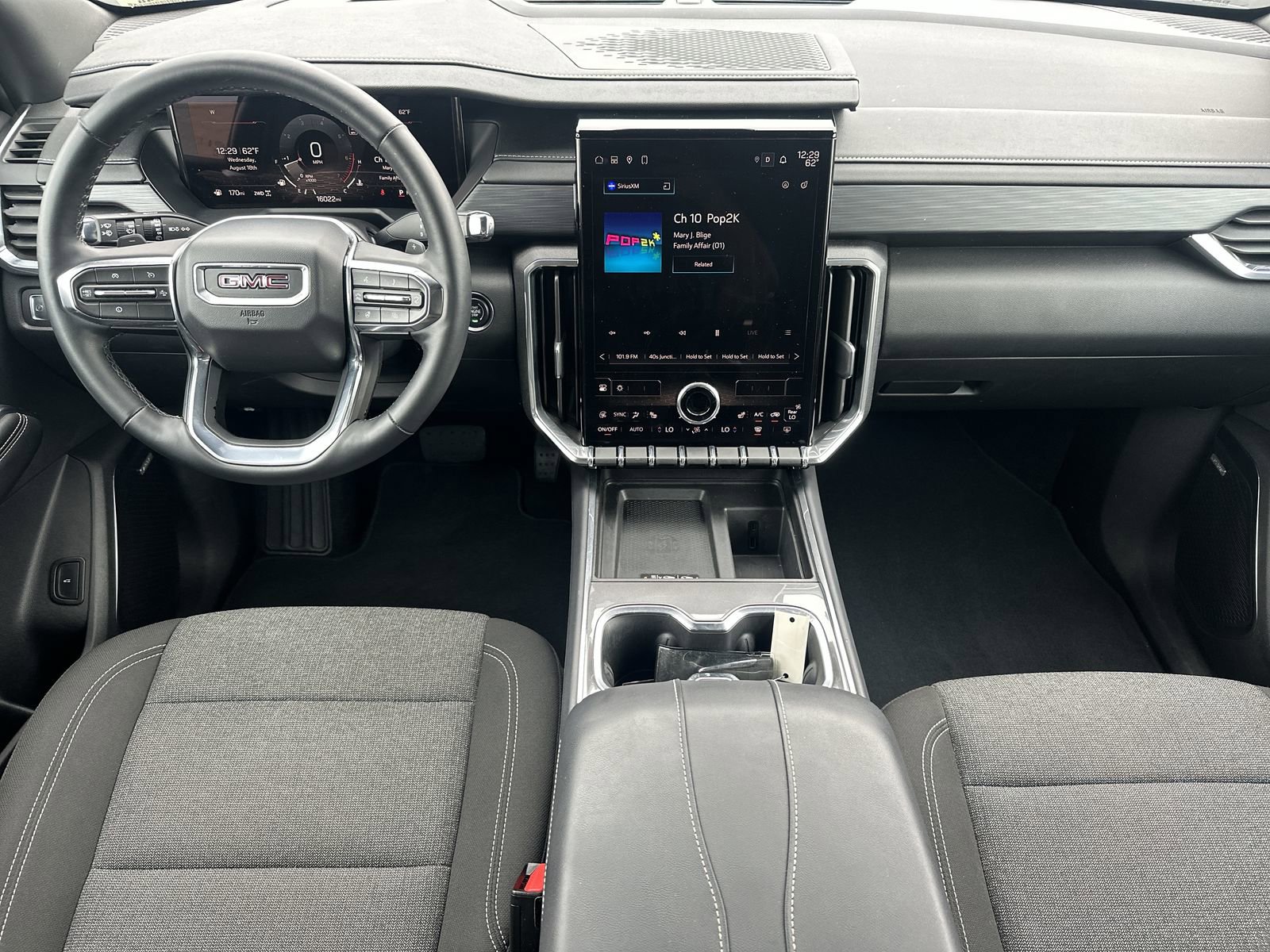 Used 2025 GMC Acadia Elevation AWD/4WD image 18