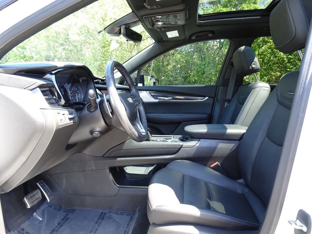 Certified 2022 Cadillac XT6 Sport w/ Technology Package AWD/4WD image 9