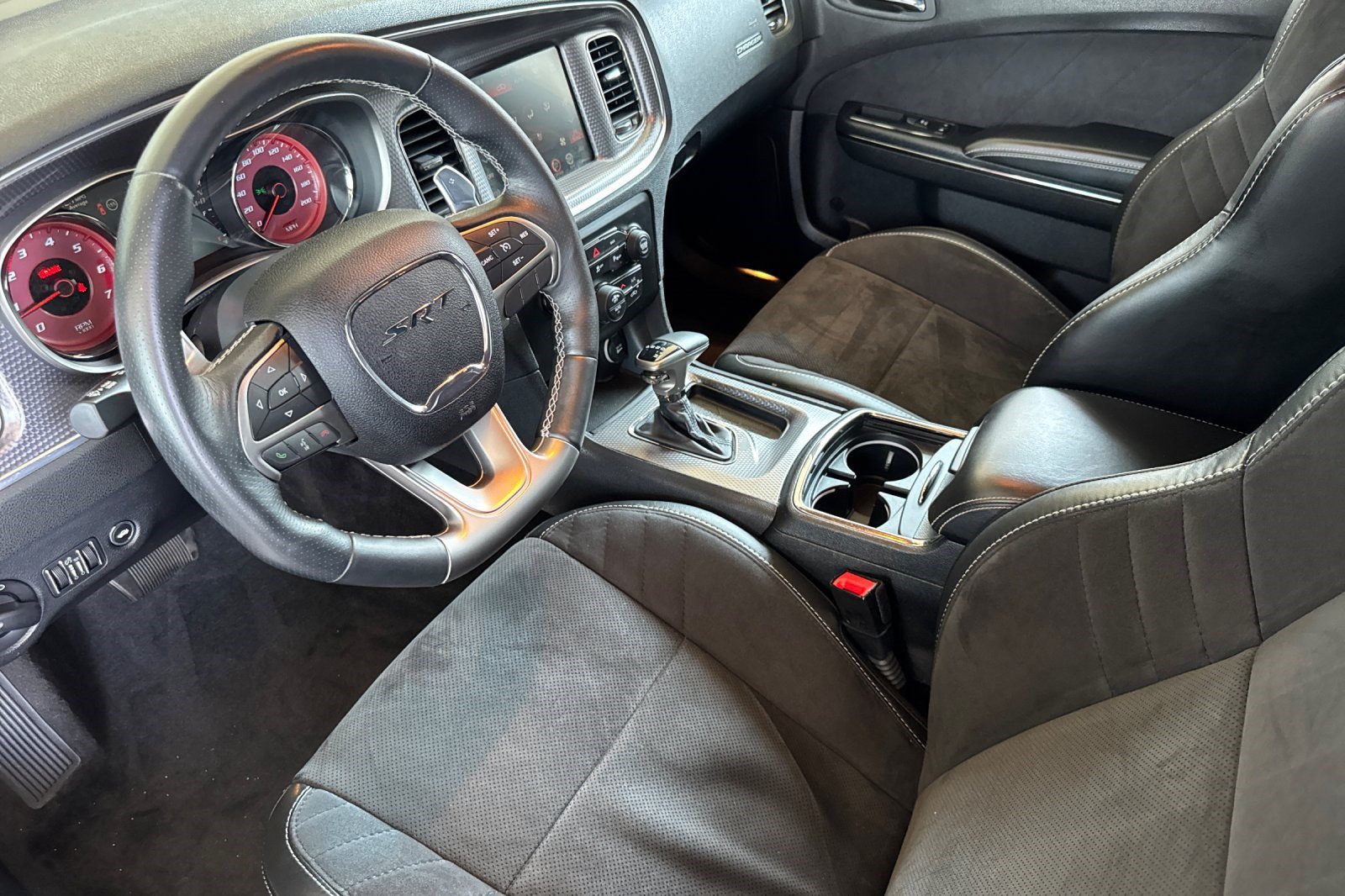 Used 2016 Dodge Charger SRT Hellcat w/ Harman/Kardon Audio Group RWD image 4
