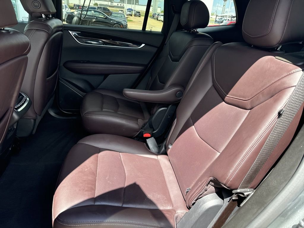 Used 2022 Cadillac XT6 Premium Luxury image 7