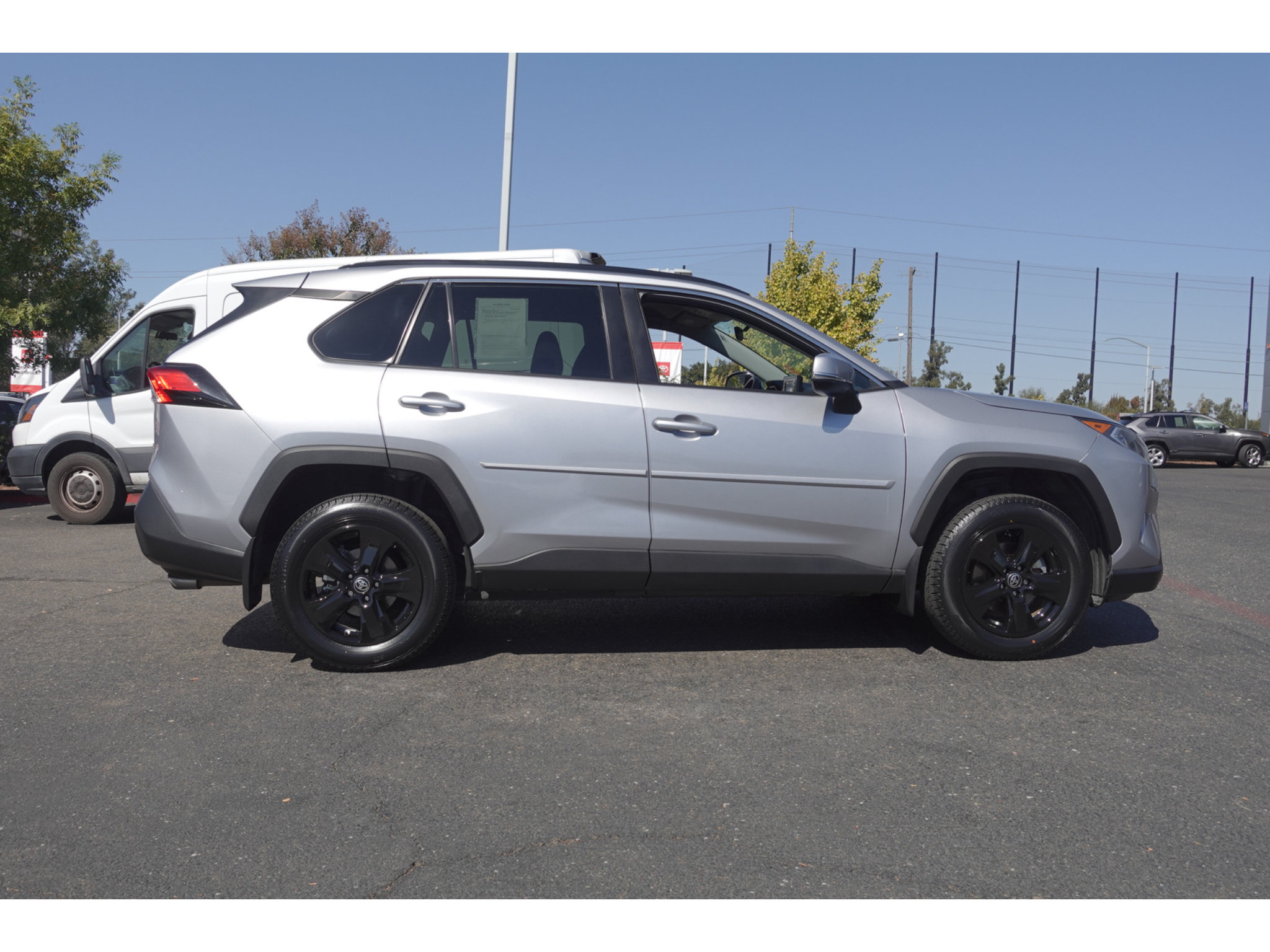 Used 2021 Toyota RAV4 XLE w/ XLE Grade Weather Package FWD image 2