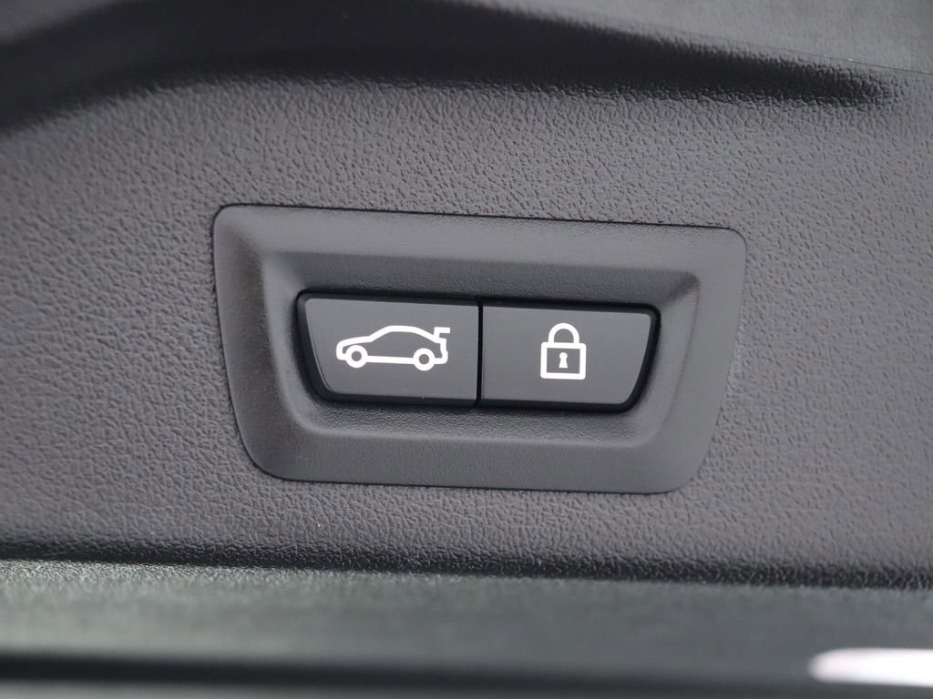 Used 2022 BMW X5 sDrive40i w/ M Sport Package image 34