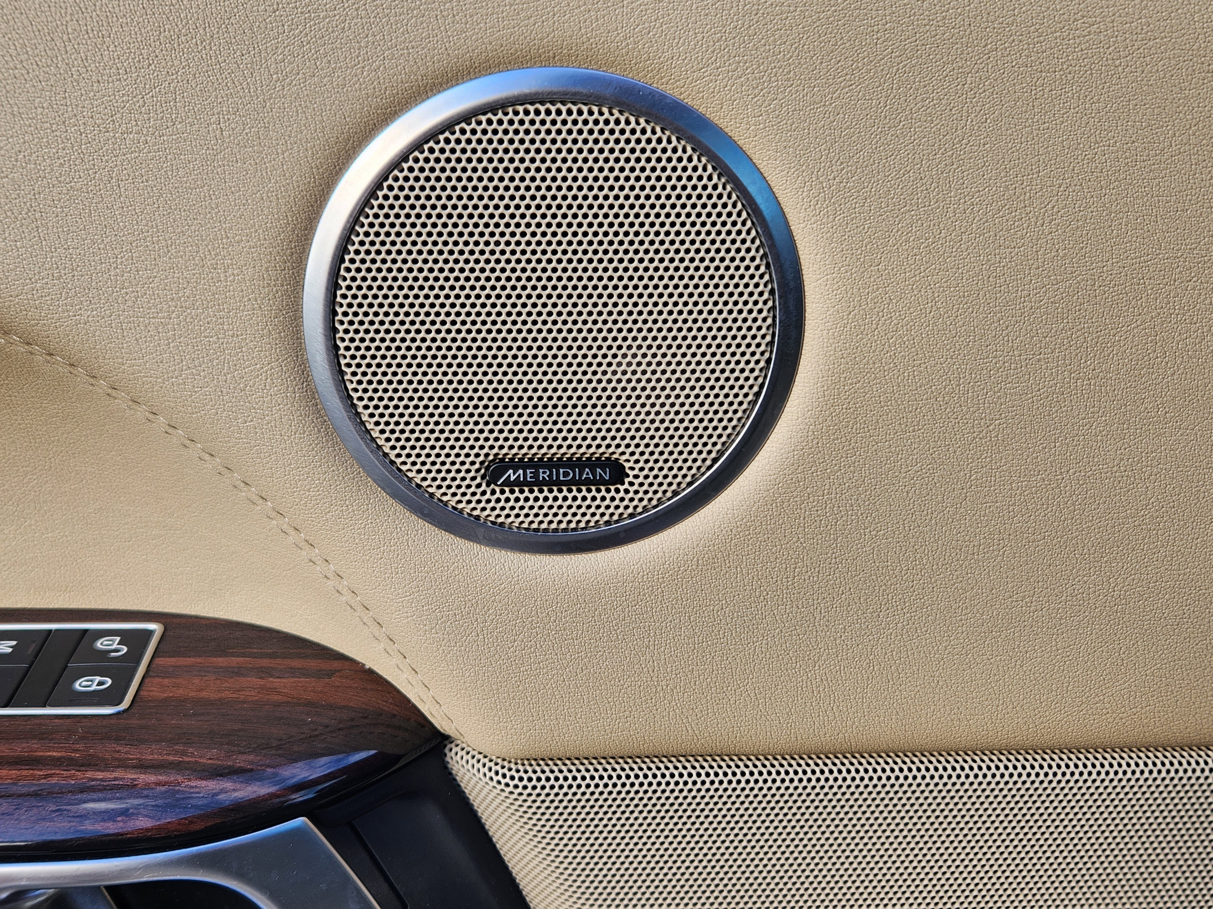 Used 2016 Land Rover Range Rover Supercharged image 13