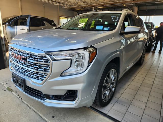 Used 2022 GMC Terrain Denali AWD/4WD image 3