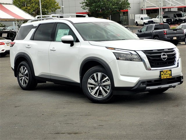 New 2025 Nissan Pathfinder SL