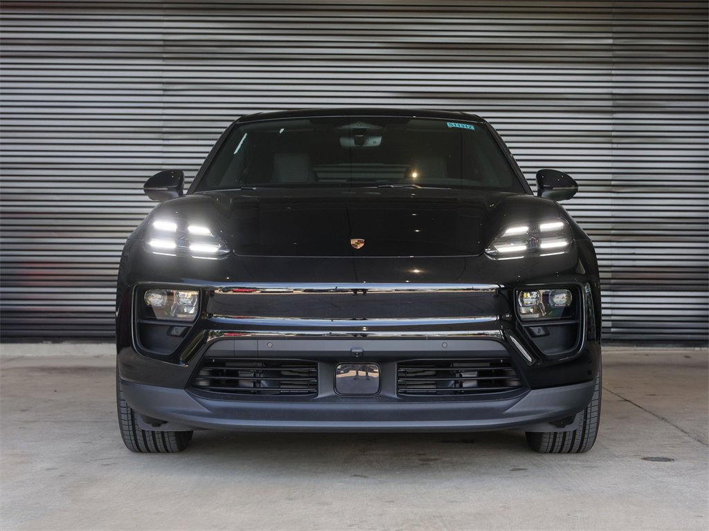 New 2025 Porsche Macan 4 Electric image 10