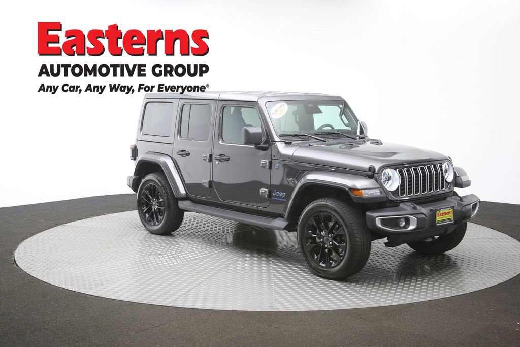 Used 2025 Jeep Wrangler Unlimited Sahara AWD/4WD image 45