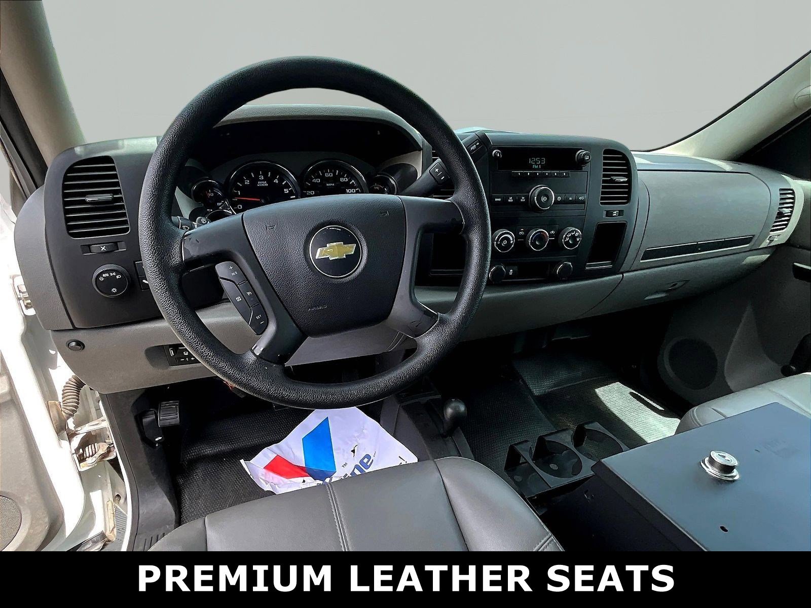 Used 2013 Chevrolet Silverado 2500 W/T AWD/4WD image 2