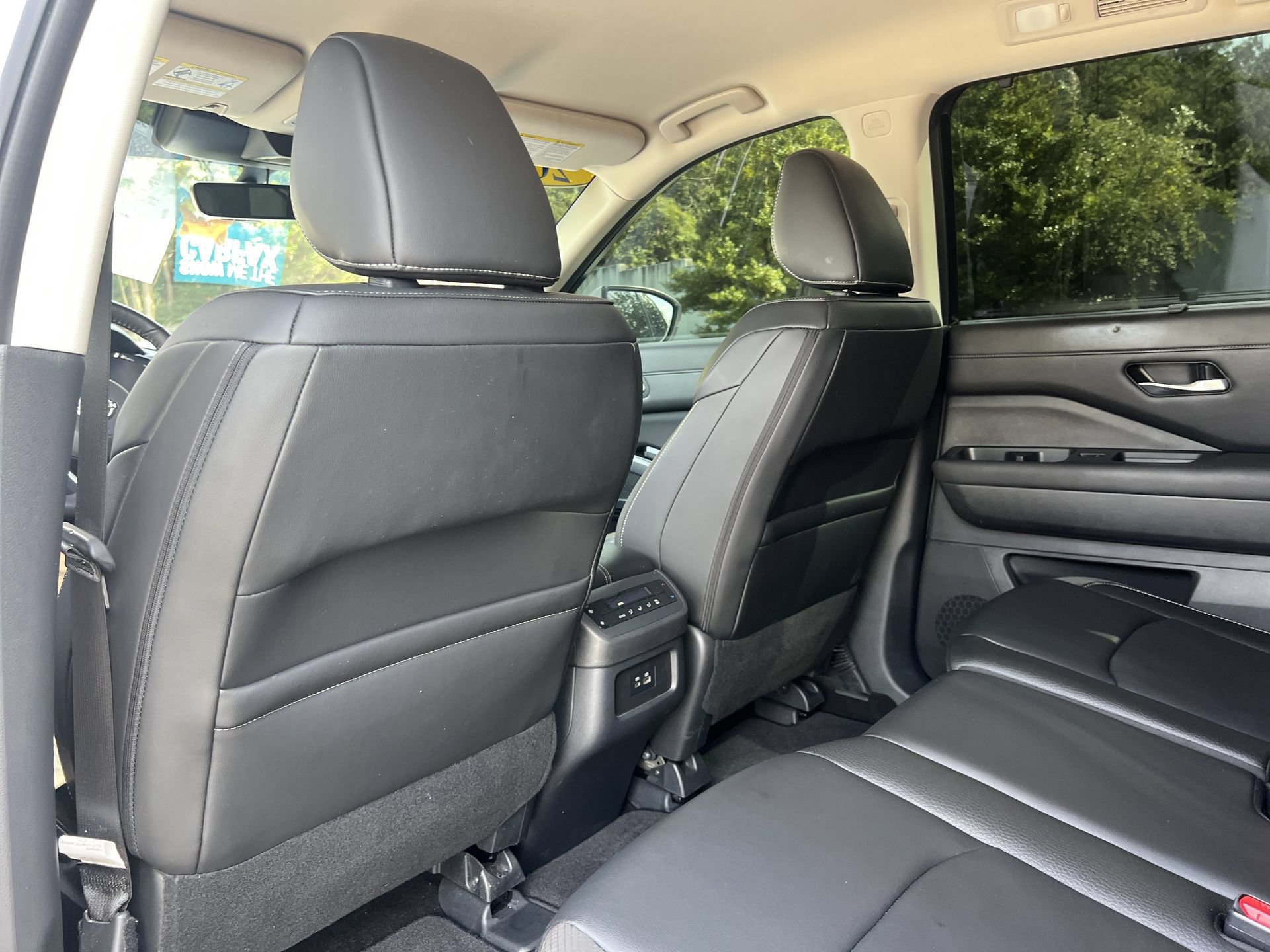 Certified 2025 Nissan Pathfinder SL w/ Cargo Package AWD/4WD image 17
