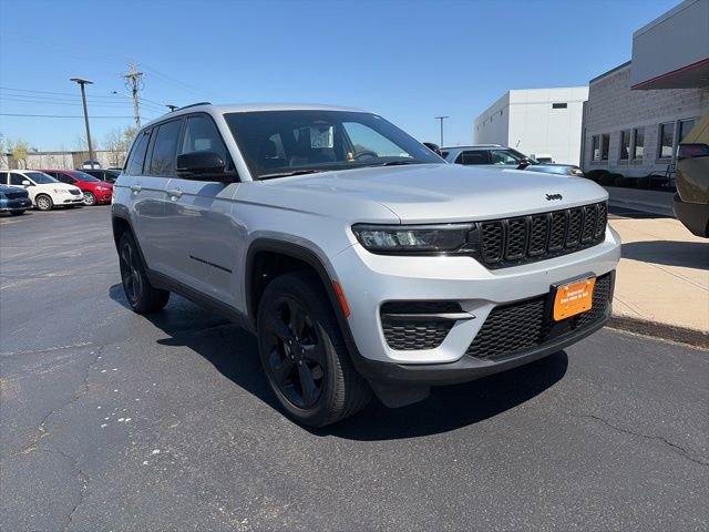 Used 2023 Jeep Grand Cherokee Altitude