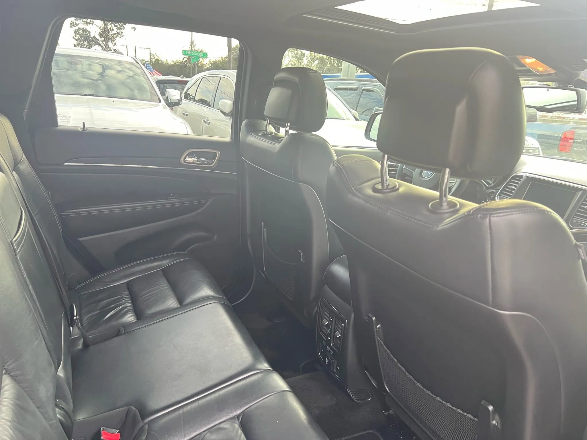 Used 2014 Jeep Grand Cherokee Limited RWD image 15