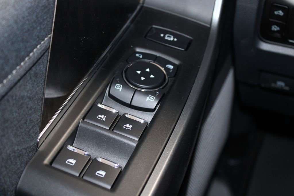 New 2026 Ford F250 Lariat w/ Black Appearance Package image 44