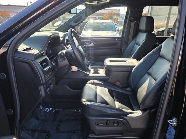 Used 2024 Chevrolet Suburban LT RWD image 16