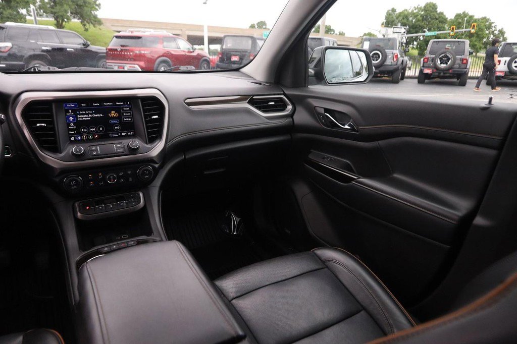 Used 2022 GMC Acadia AT4 w/ Technology Package AWD/4WD image 27