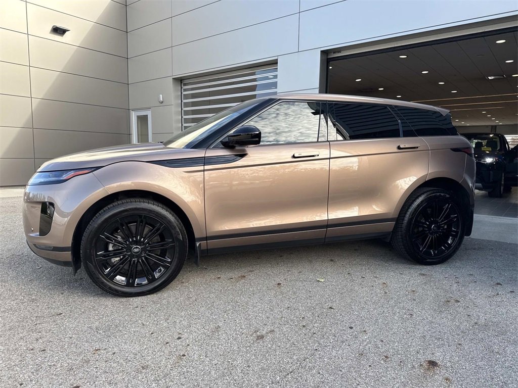 Used 2024 Land Rover Range Rover Evoque S image 3