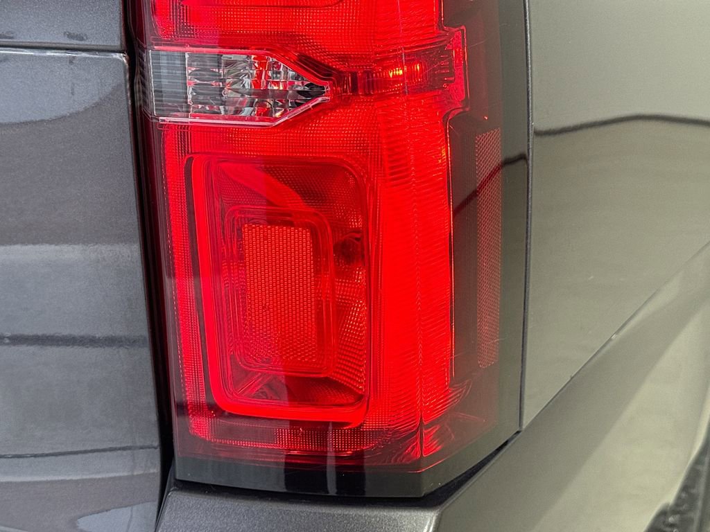 Used 2015 Chevrolet Suburban LT w/ Luxury Package image 34