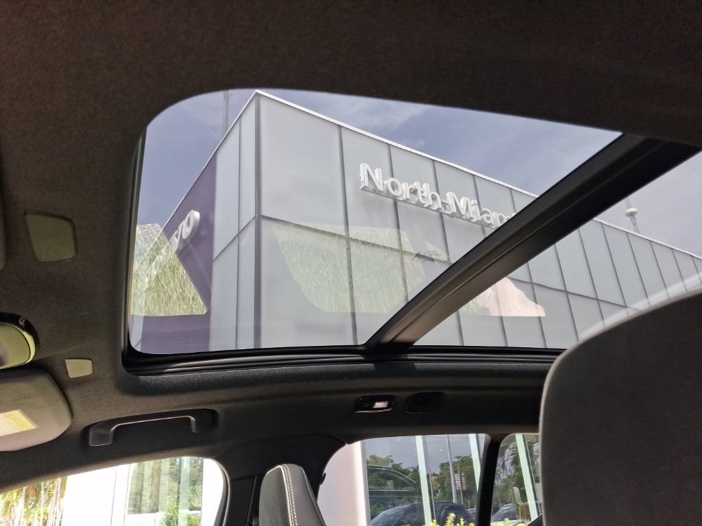 Used 2023 Volvo XC40 Recharge Plus AWD/4WD image 6