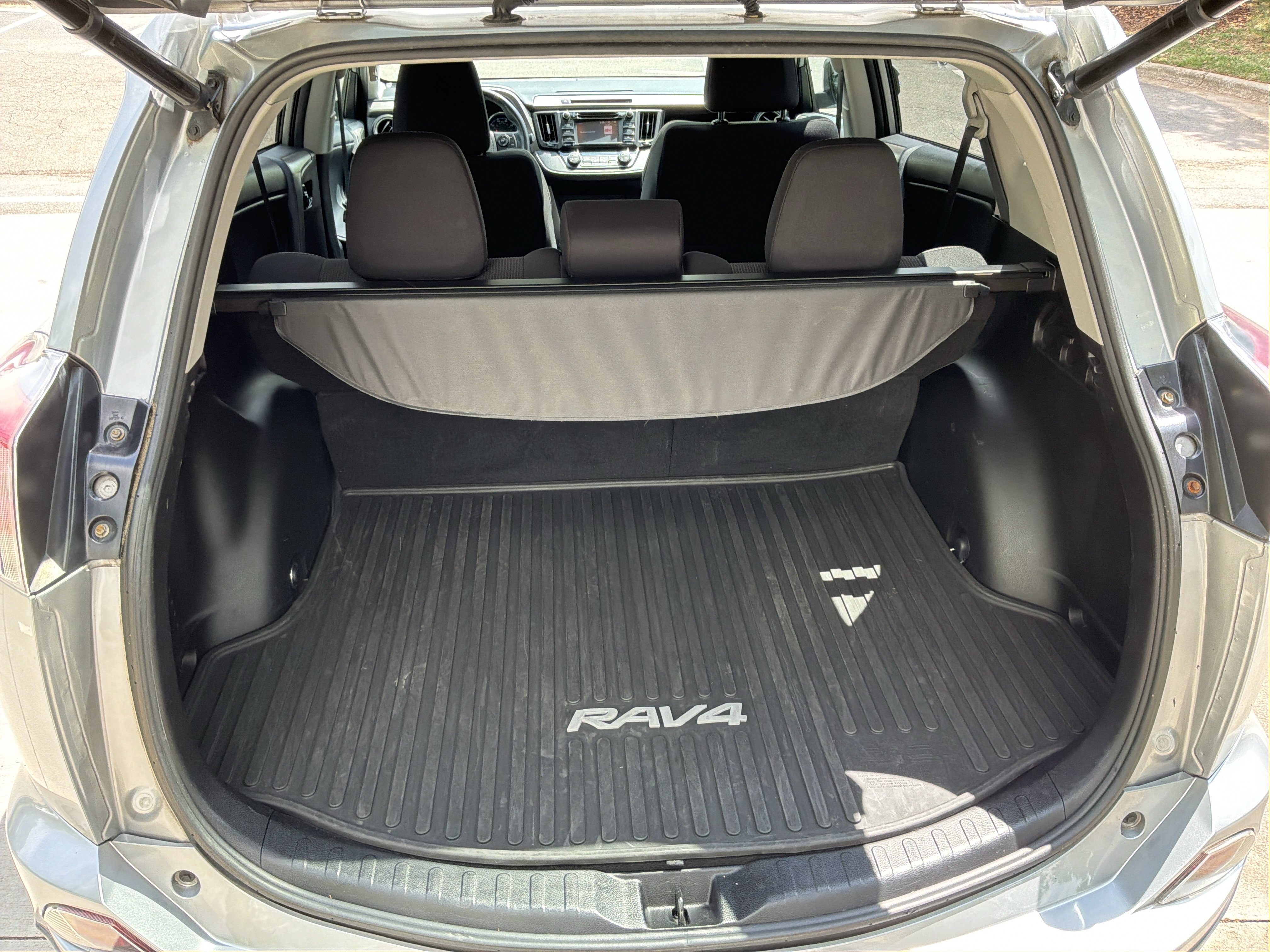 Used 2016 Toyota RAV4 XLE AWD/4WD image 31