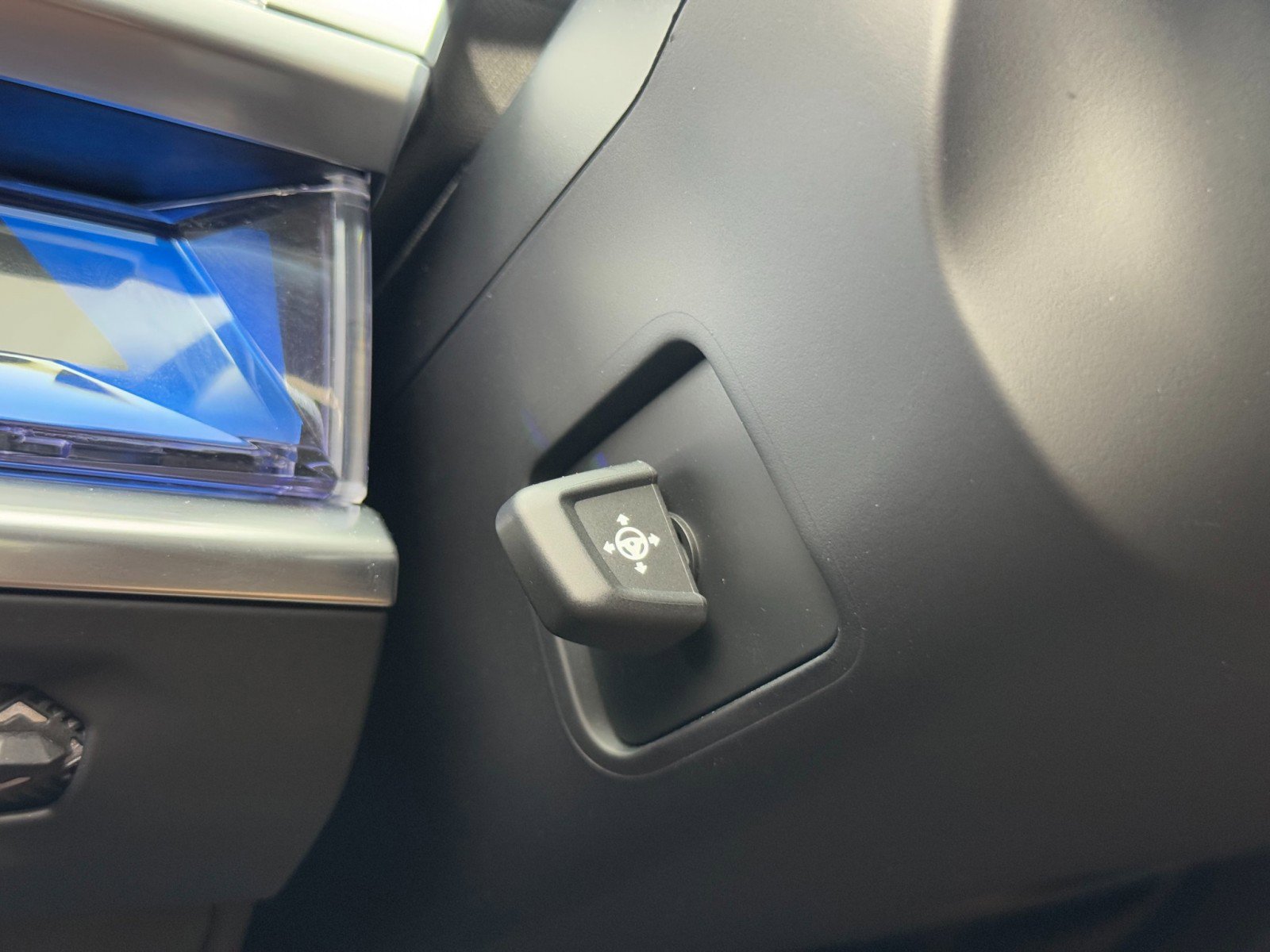 Used 2023 BMW i7 xDrive60 image 20