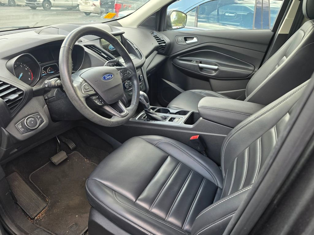 Used 2019 Ford Escape SEL image 3