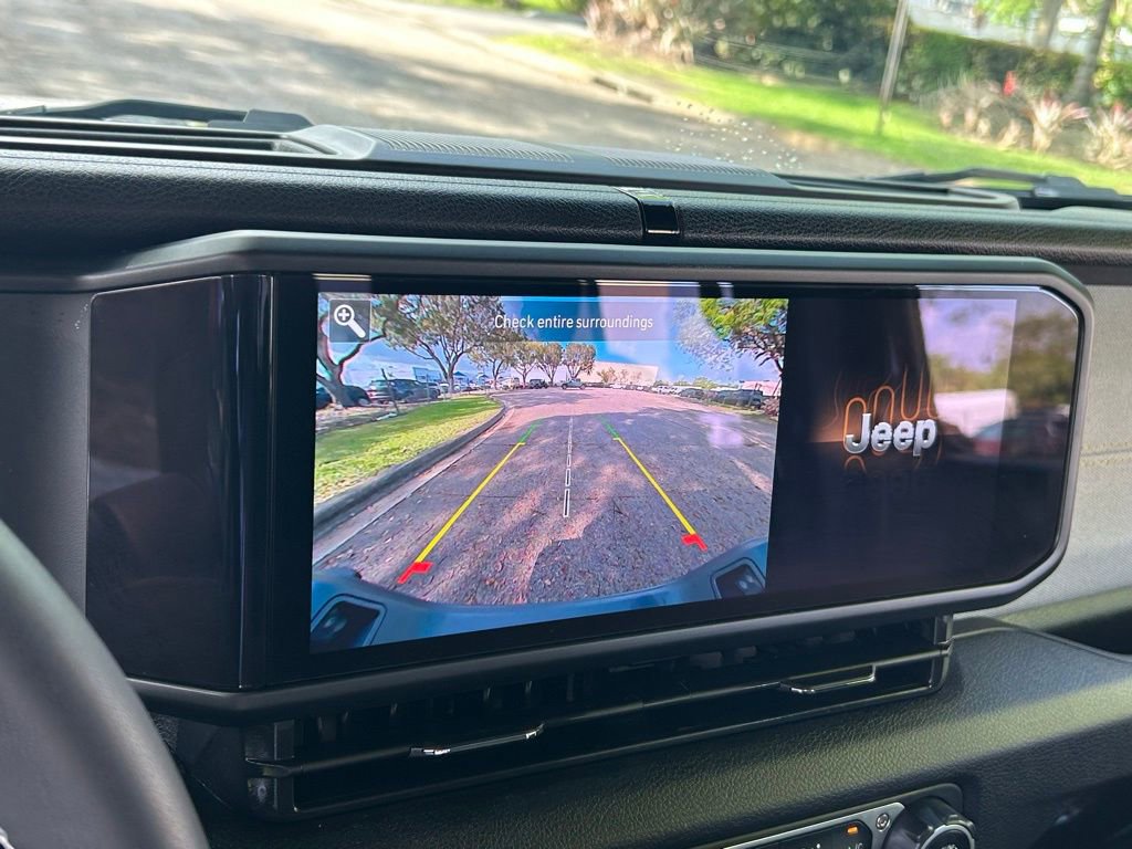 Certified 2025 Jeep Gladiator Willys image 14