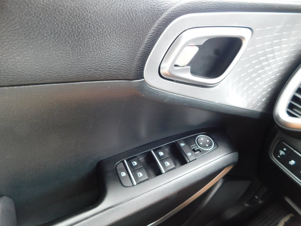 Used 2025 Kia Soul LX w/ LX Technology Package FWD image 25