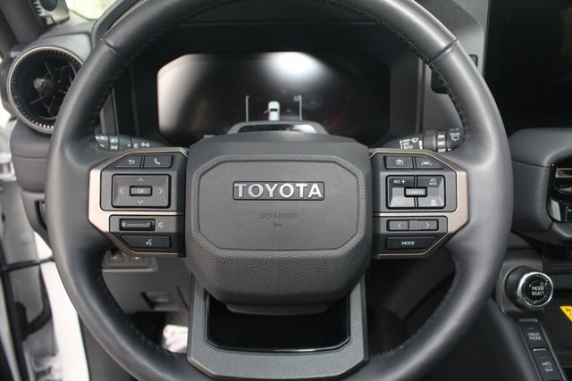Used 2025 Toyota Land Cruiser w/ Premium Package image 18