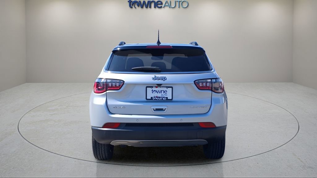Used 2024 Jeep Compass Limited AWD/4WD image 4