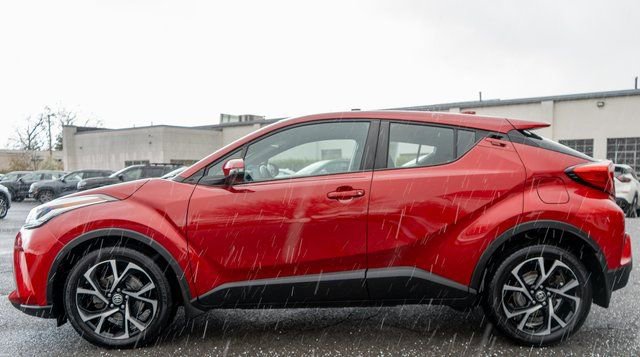 Used 2022 Toyota C-HR XLE FWD image 9
