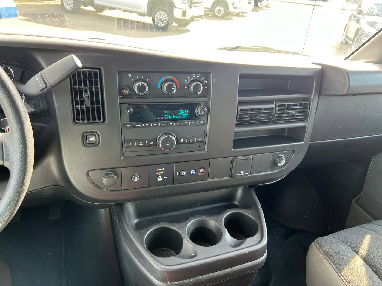 Used 2022 Chevrolet Express 2500 w/ Driver Convenience Package image 12