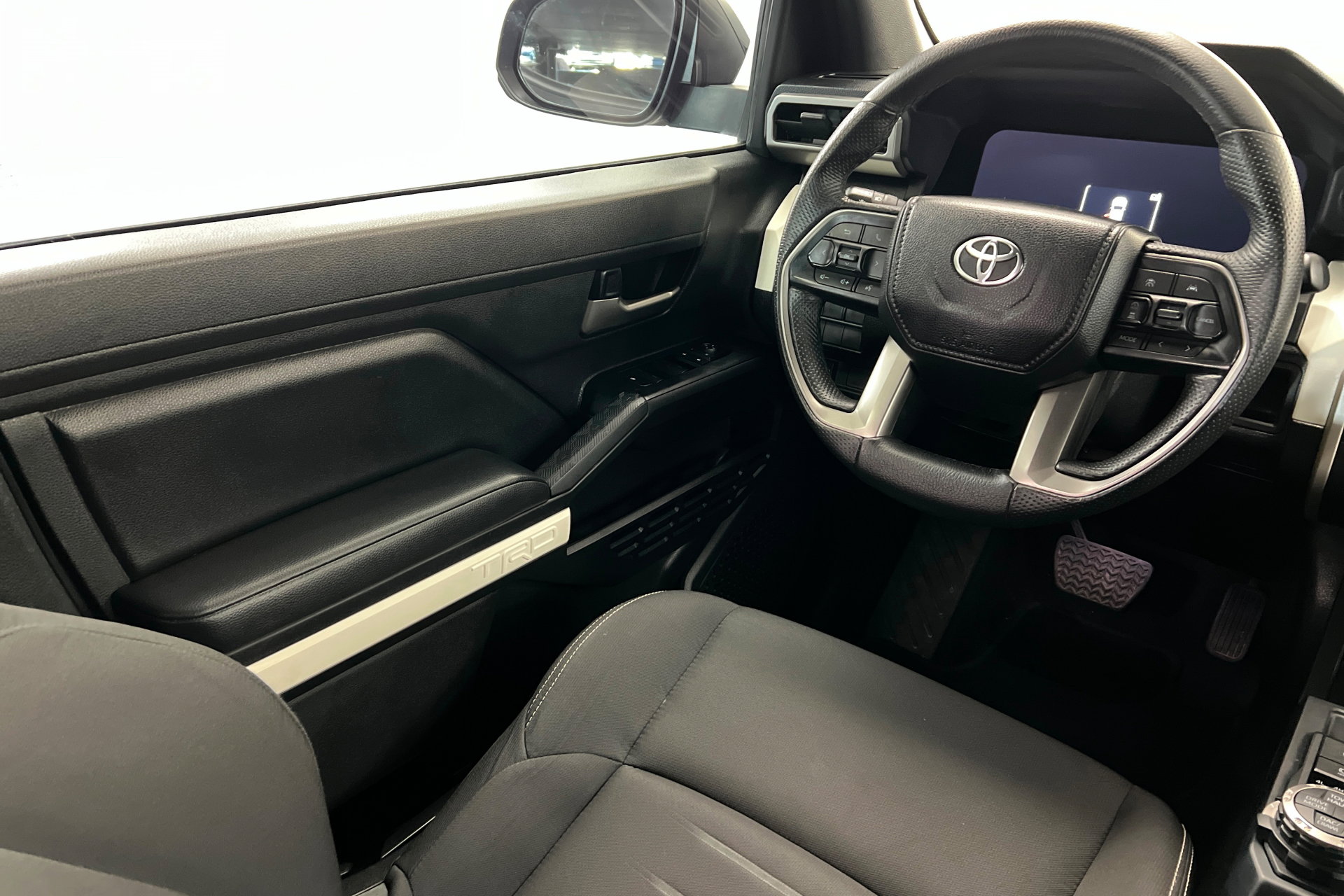 Used 2024 Toyota Tacoma TRD Off-Road image 11