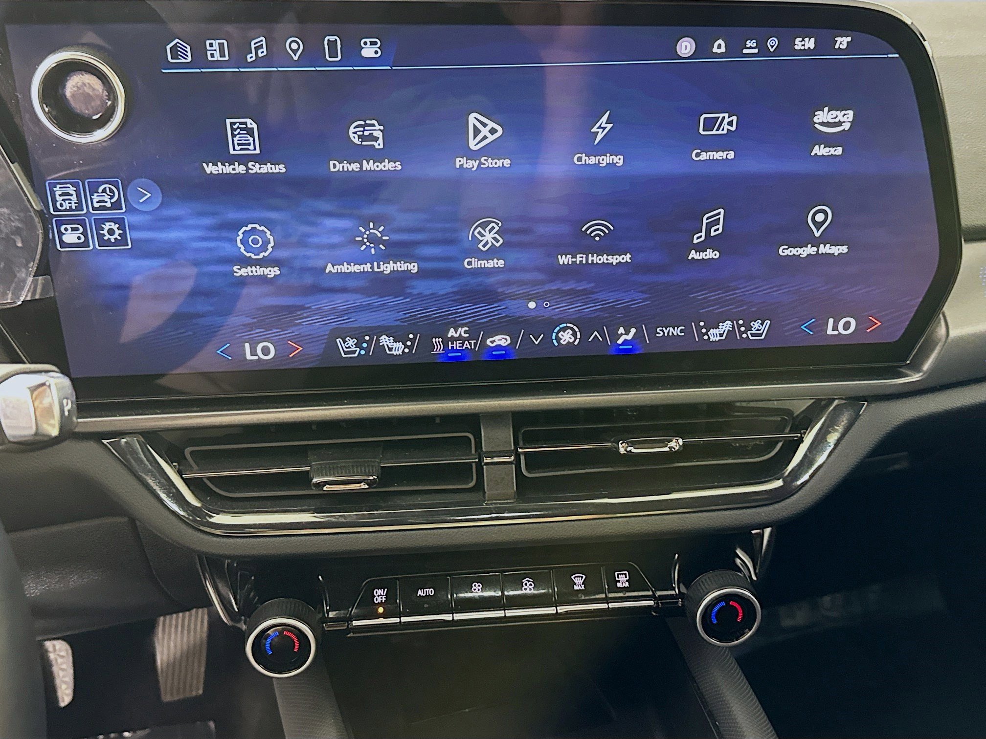 Used 2025 Chevrolet Equinox EV RS w/ Convenience Package II image 18