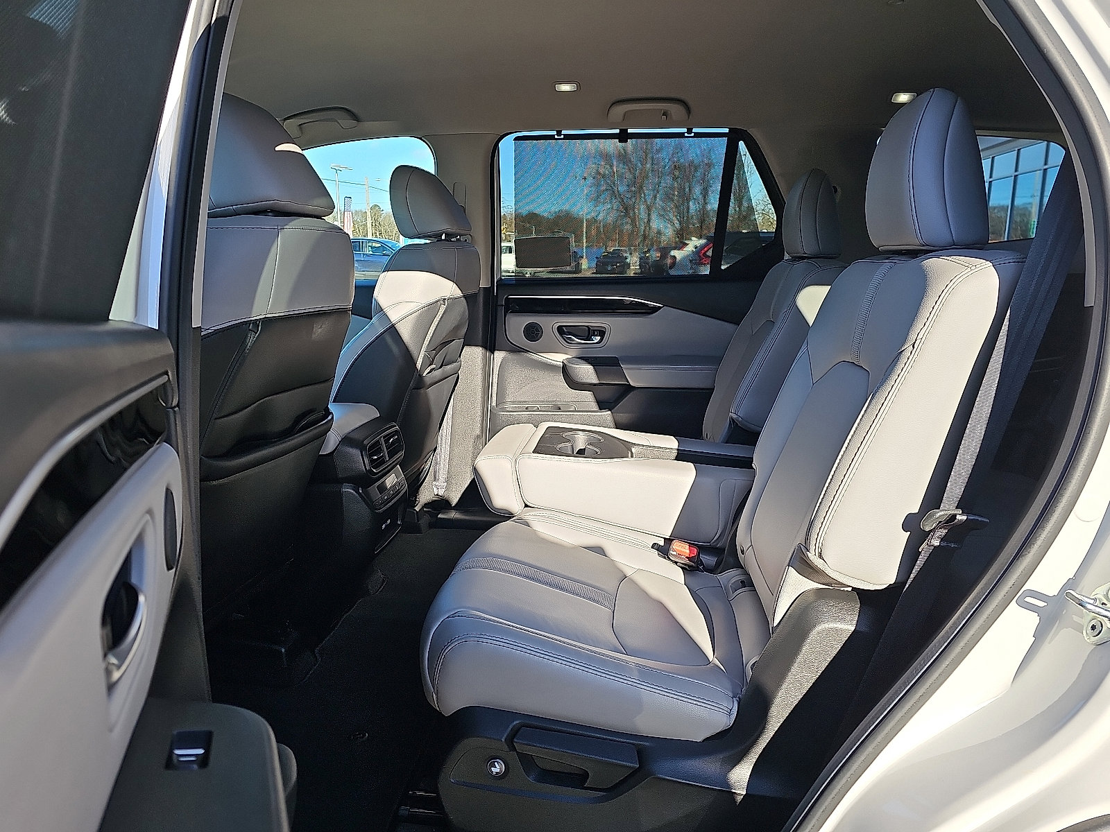 Used 2023 Honda Pilot EX-L image 12