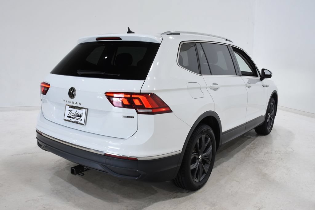 Used 2024 Volkswagen Tiguan SE AWD/4WD image 4