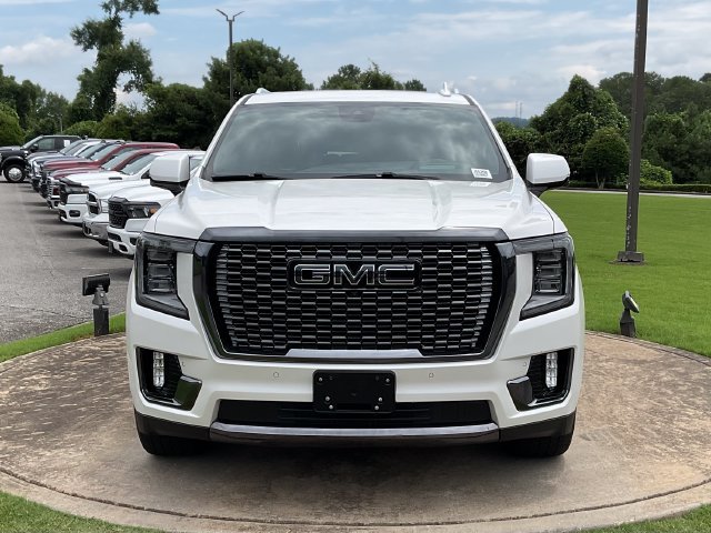 Used 2023 GMC Yukon Denali Ultimate AWD/4WD image 2
