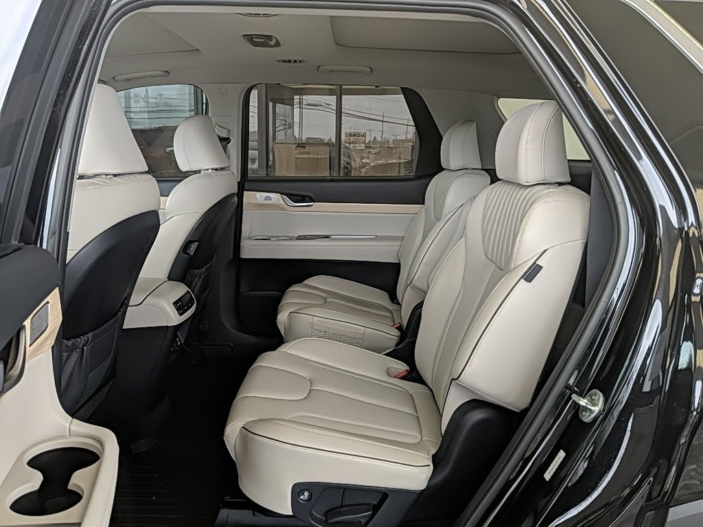Used 2023 Hyundai Palisade Limited image 13