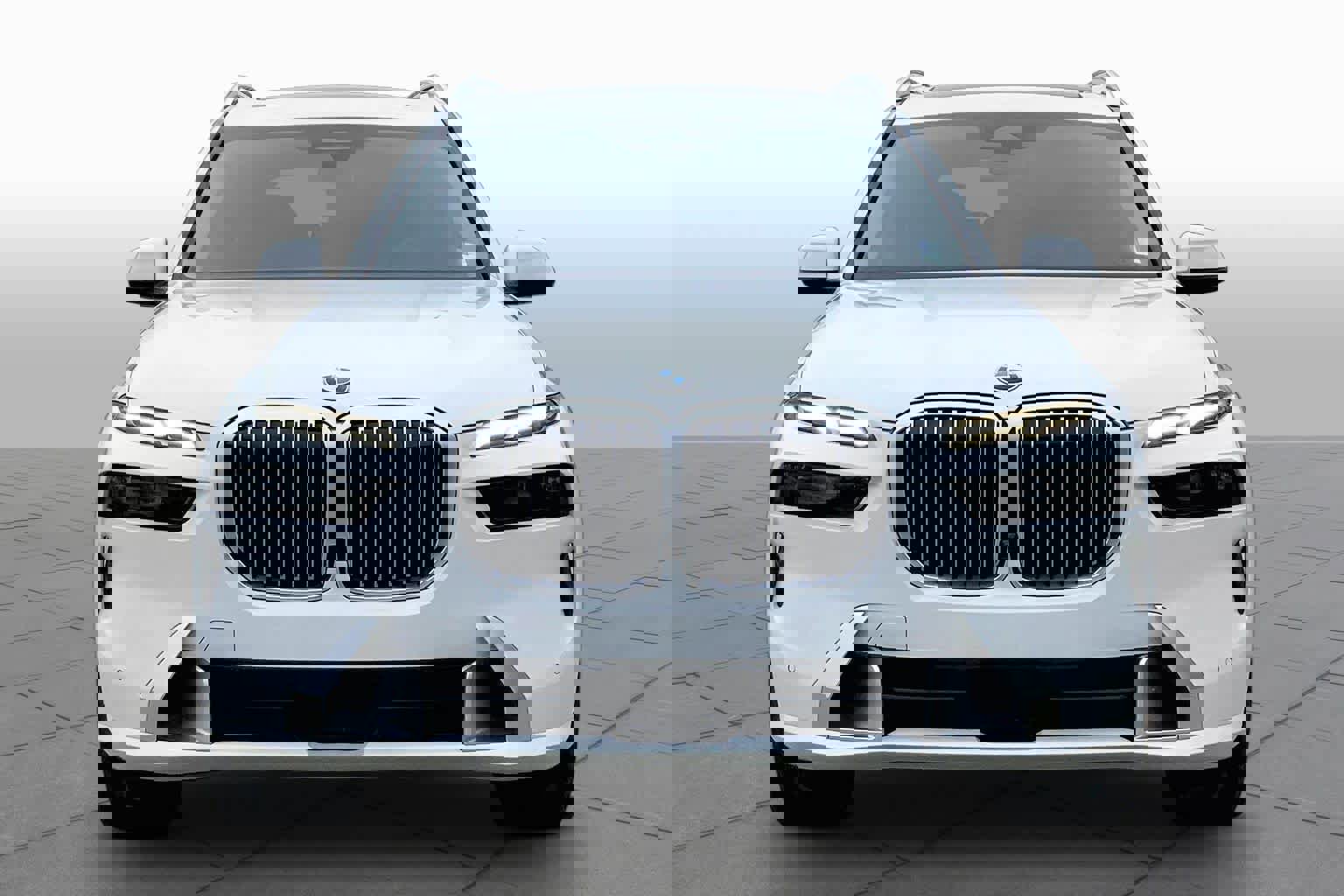 Used 2024 BMW X7 xDrive40i w/ Executive Package image 3