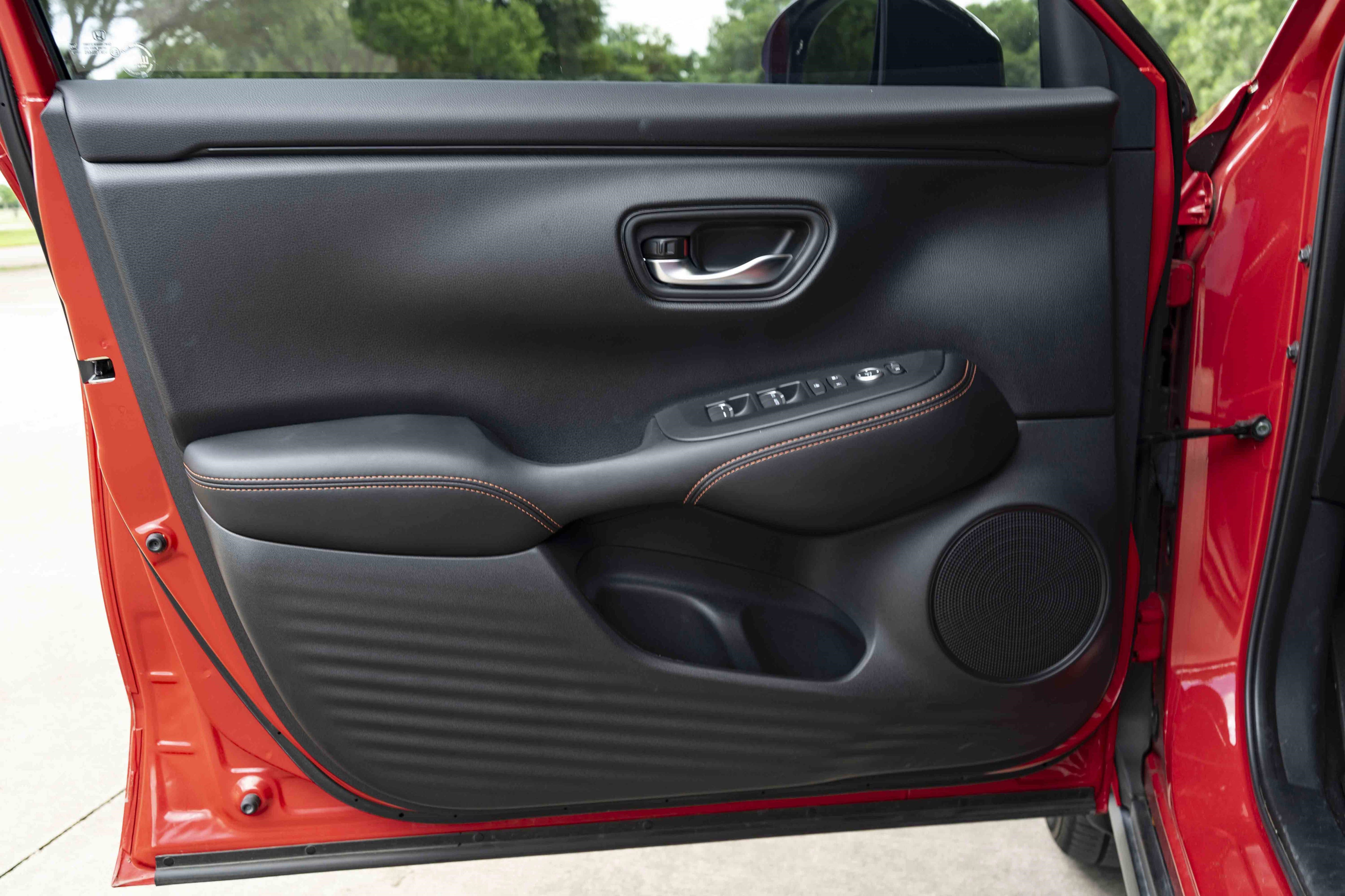 Used 2025 Honda HR-V Sport image 37
