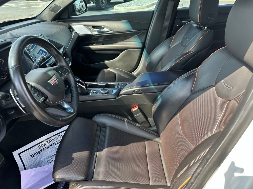 Used 2022 Cadillac CT4 V w/ LPO, ONYX Package image 11