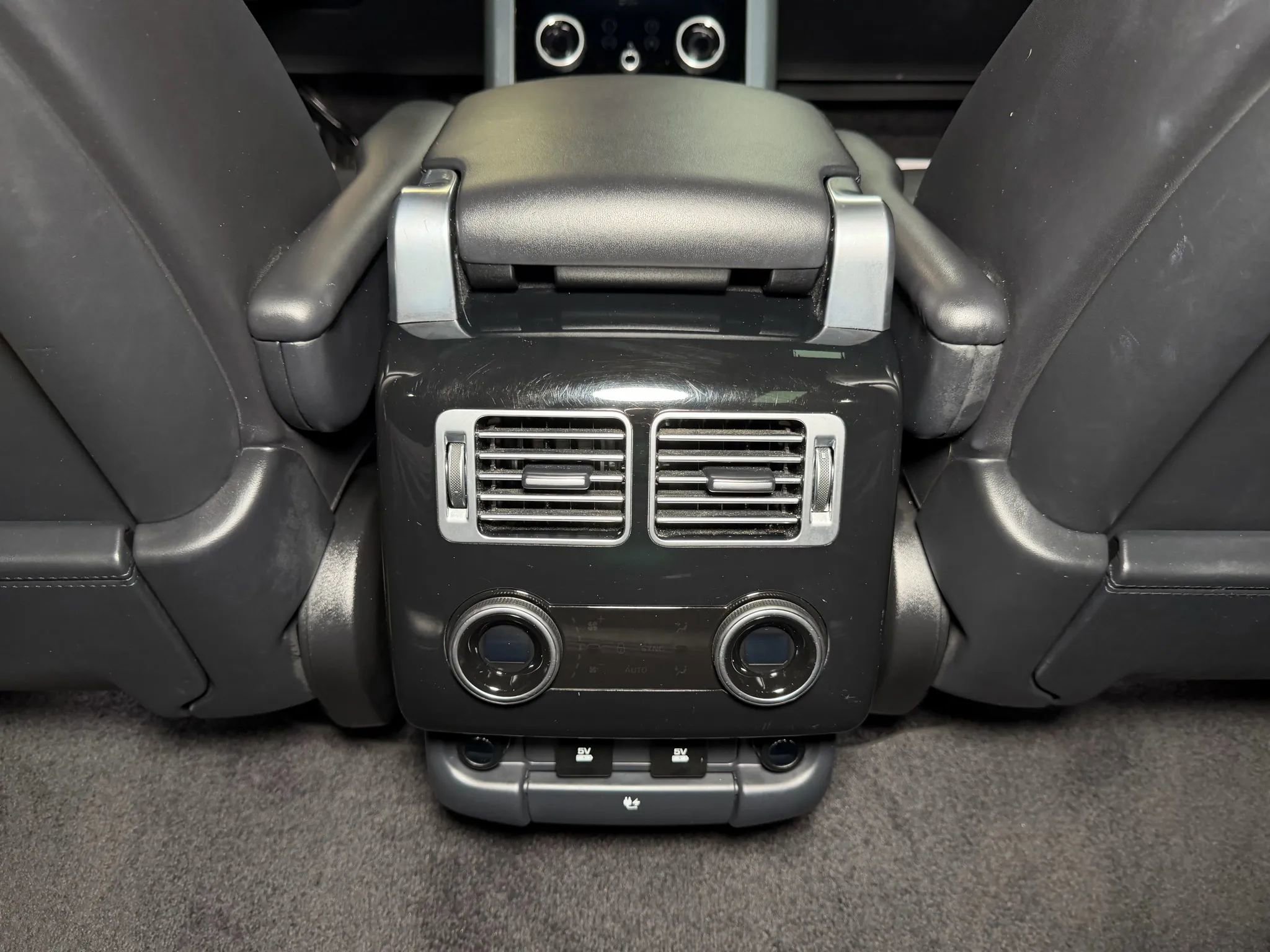 Used 2020 Land Rover Range Rover HSE image 29