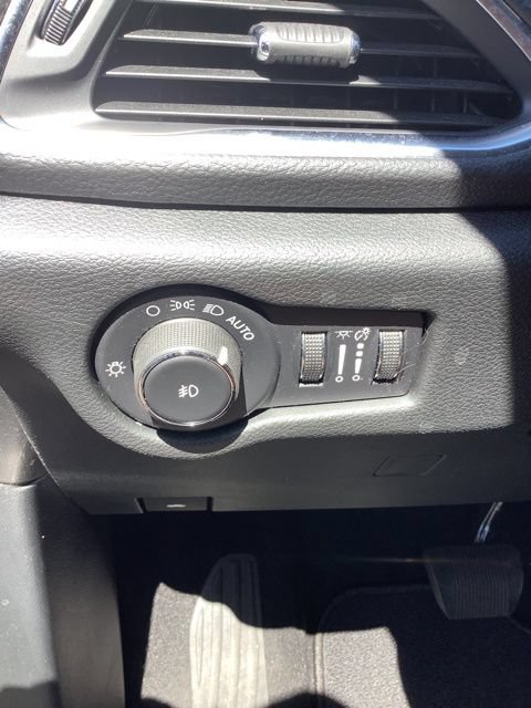 Certified 2024 Chrysler Pacifica Pinnacle FWD image 35