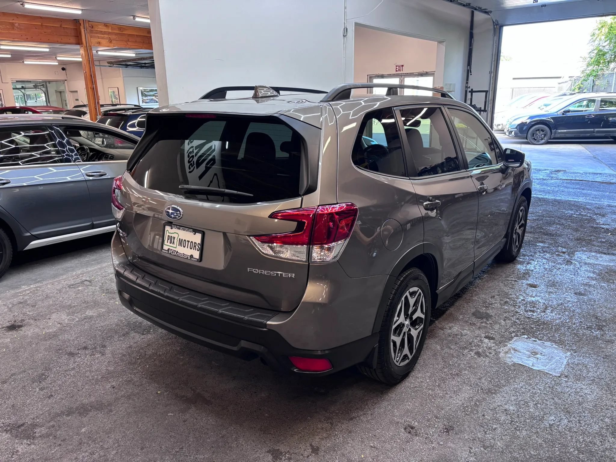 Used 2019 Subaru Forester Premium w/ All-Weather Package AWD/4WD image 6