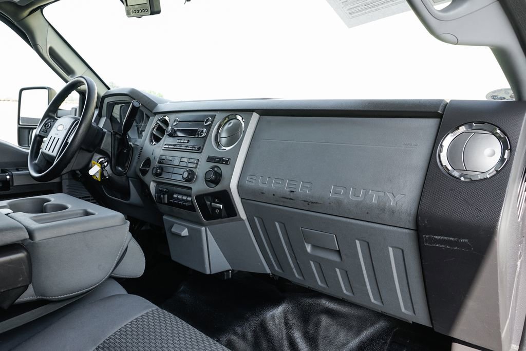 Used 2015 Ford F550 2WD Regular Cab Super Duty image 48