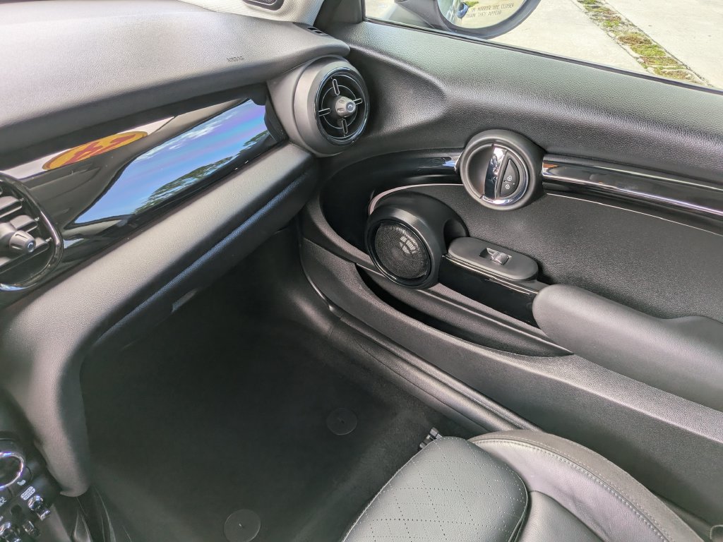Used 2024 MINI Cooper SE FWD image 16