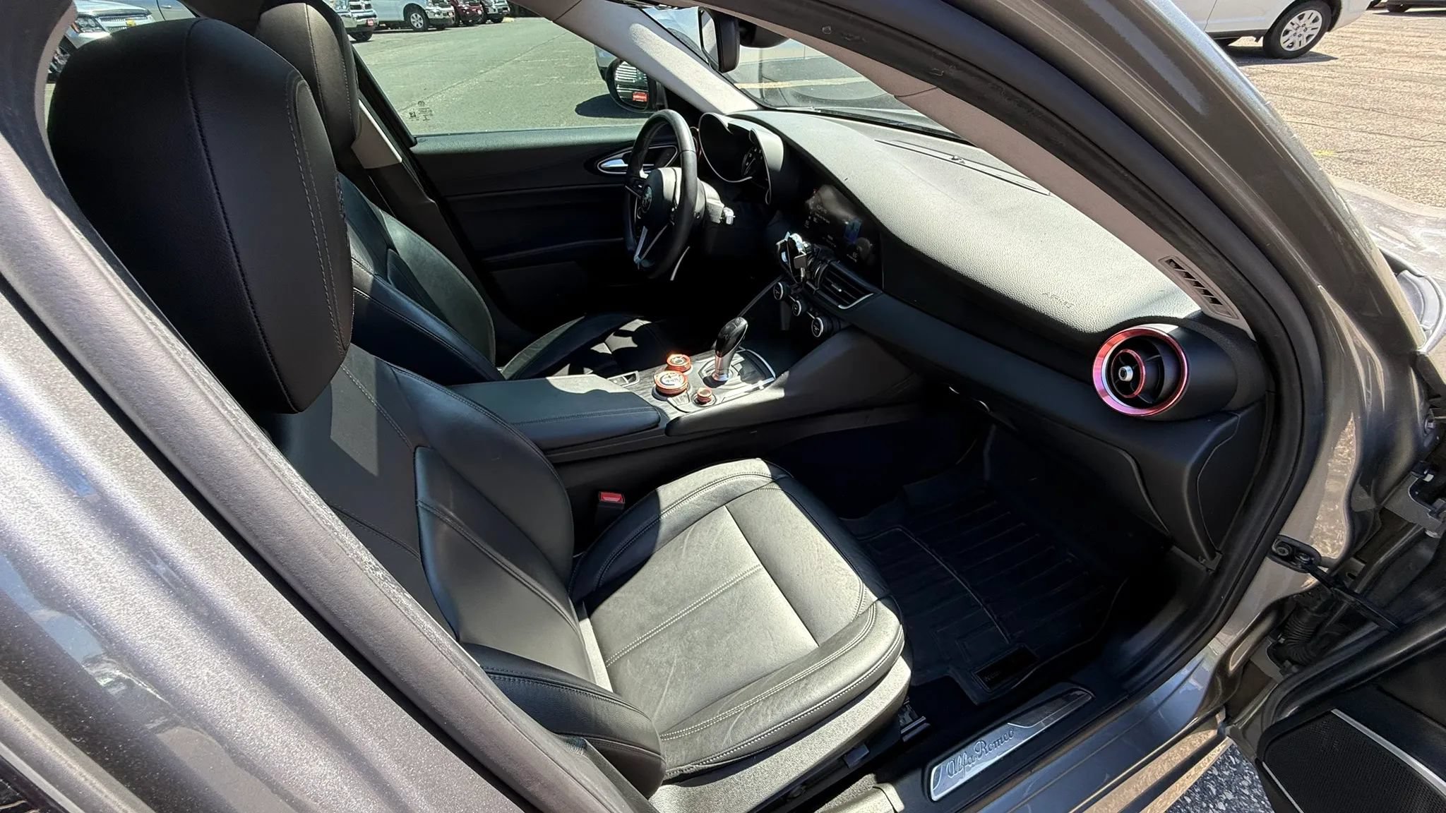 Used 2018 Alfa Romeo Giulia AWD image 35
