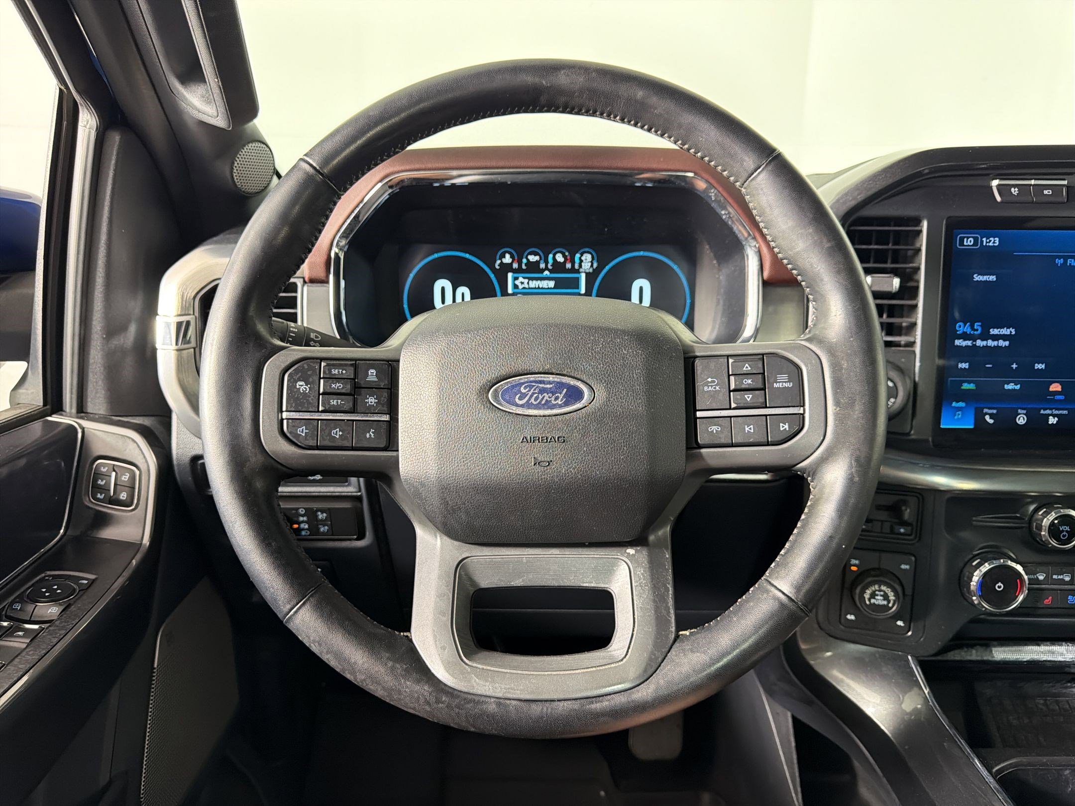 Used 2022 Ford F150 Lariat image 13
